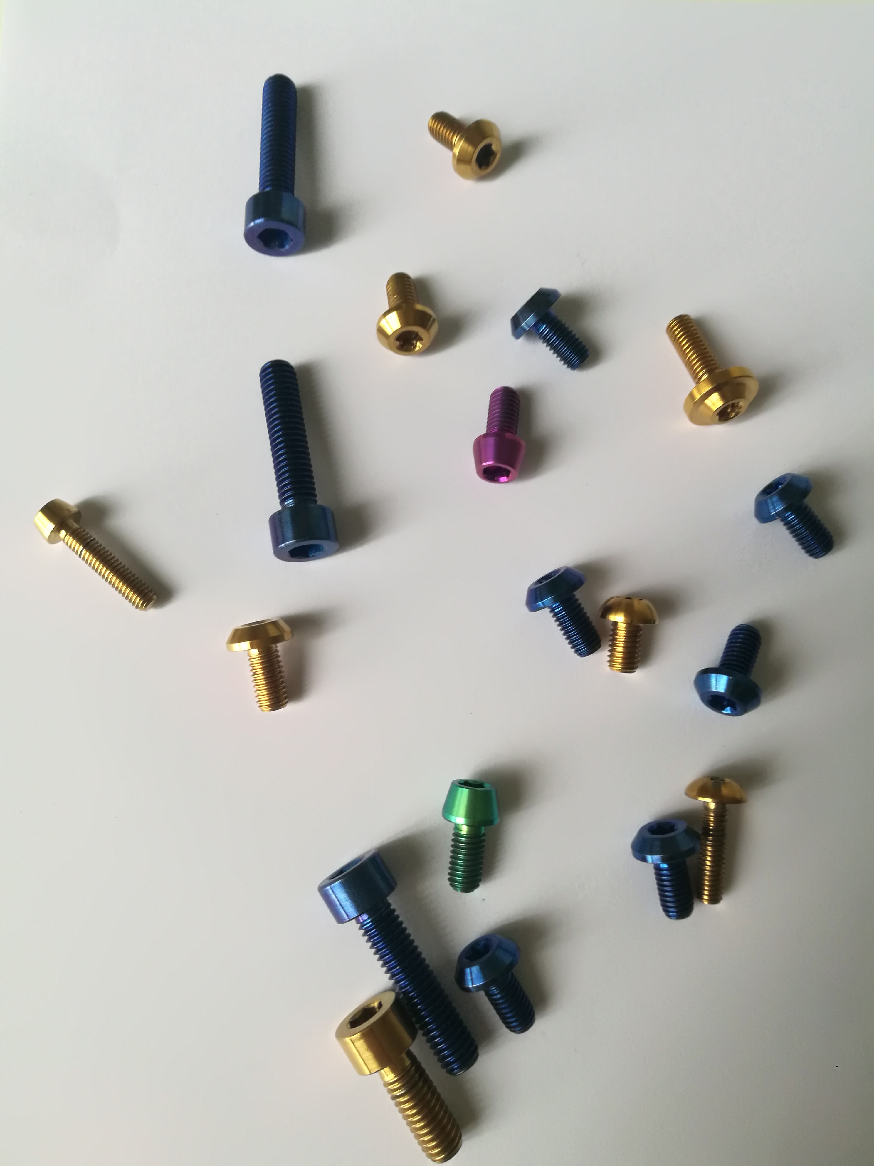 Boulon en titane pour vélo Tête de bouton colorée GR5 Ti-6Al-4V